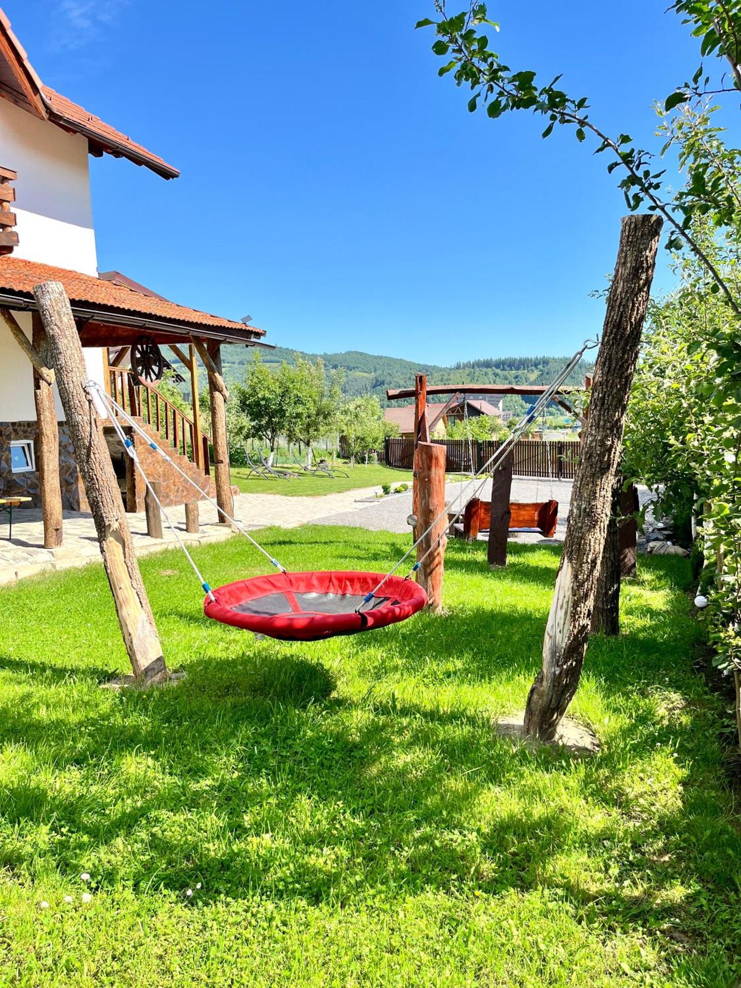 Casa De Sub Hora Villa Zarnesti Exterior photo